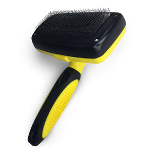 Open bristles on the Deshedding Slicker Brush